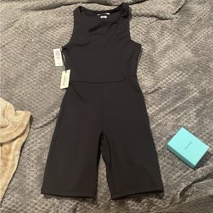 Aritizia VNeck Contour Jumpsuit